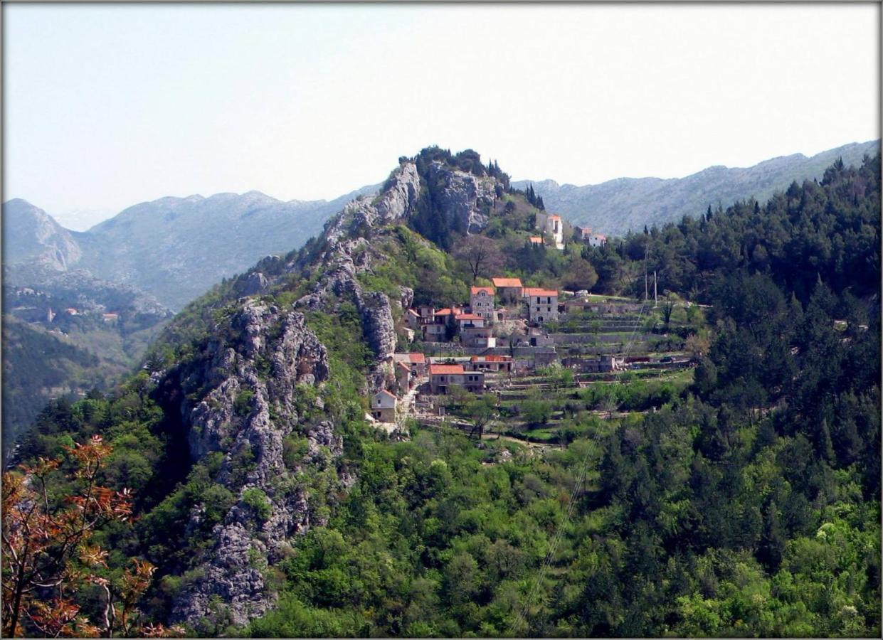 Mini Stone House Omiš Exterior foto